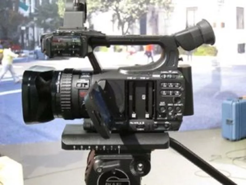 Canon XF300 HD Professional Camcorder (PAL)