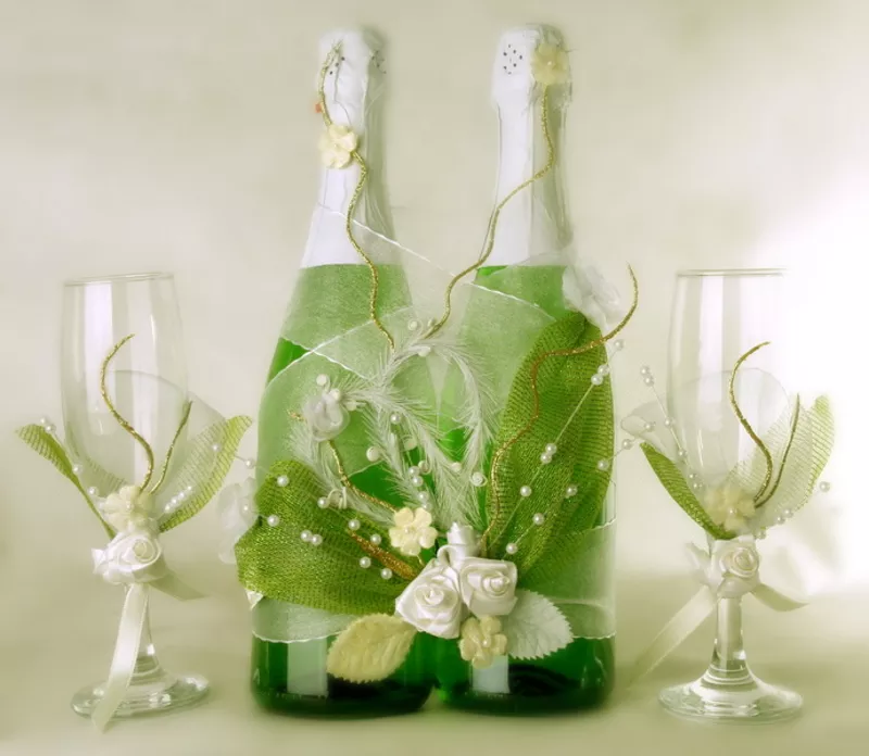 Свадебное оформление шампанского и бокалов 2